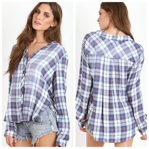Bella Dahl High Low Hem Button Down in Indigo Plaid Size Small